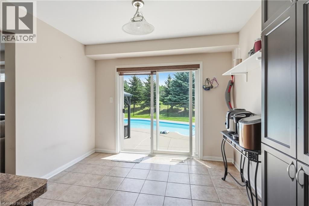 240 Emick Drive, Hamilton, Ontario  L9K 0E1 - Photo 15 - 40842761