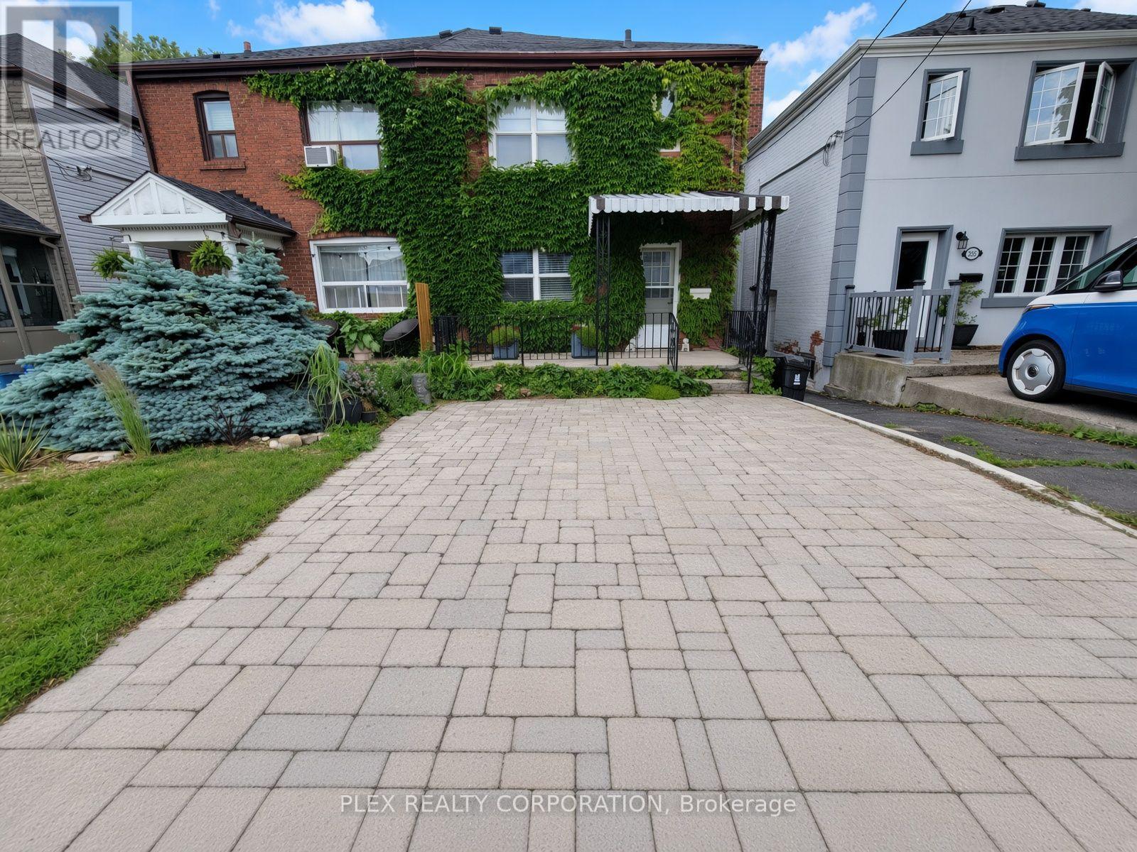 357 Victoria Park Avenue, Toronto, Ontario  M4E 3S9 - Photo 19 - E13709138