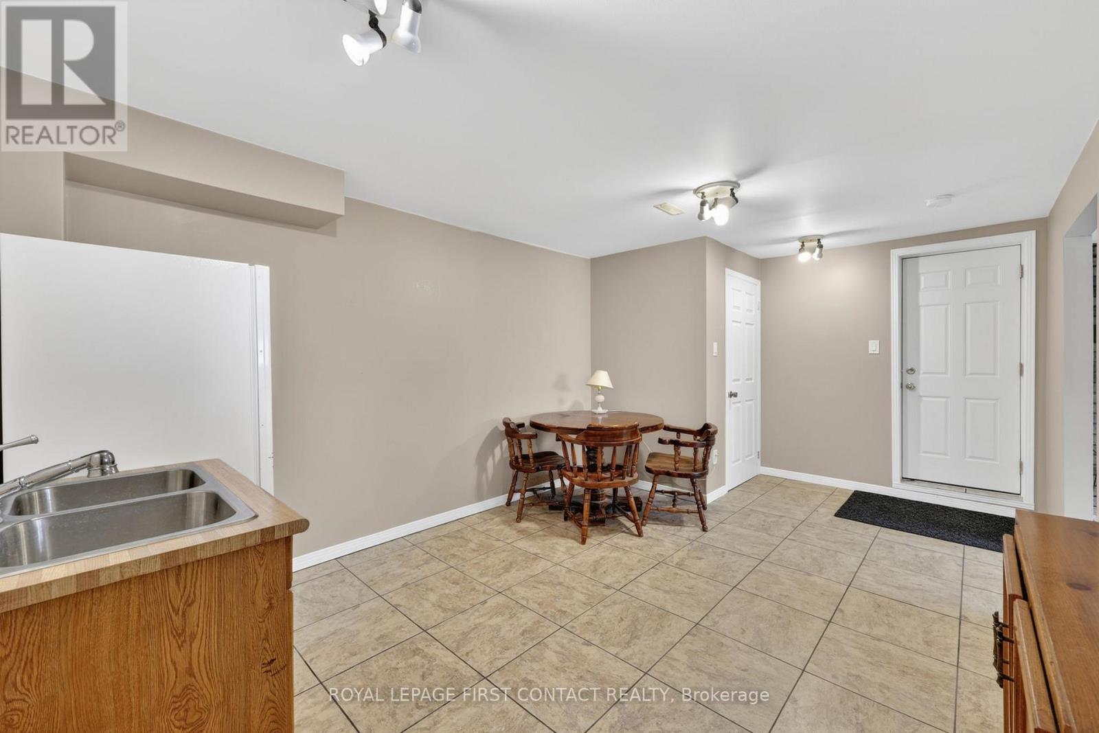 60 Willow Landing Road, Springwater, Ontario  L9X 0P9 - Photo 20 - S13618066