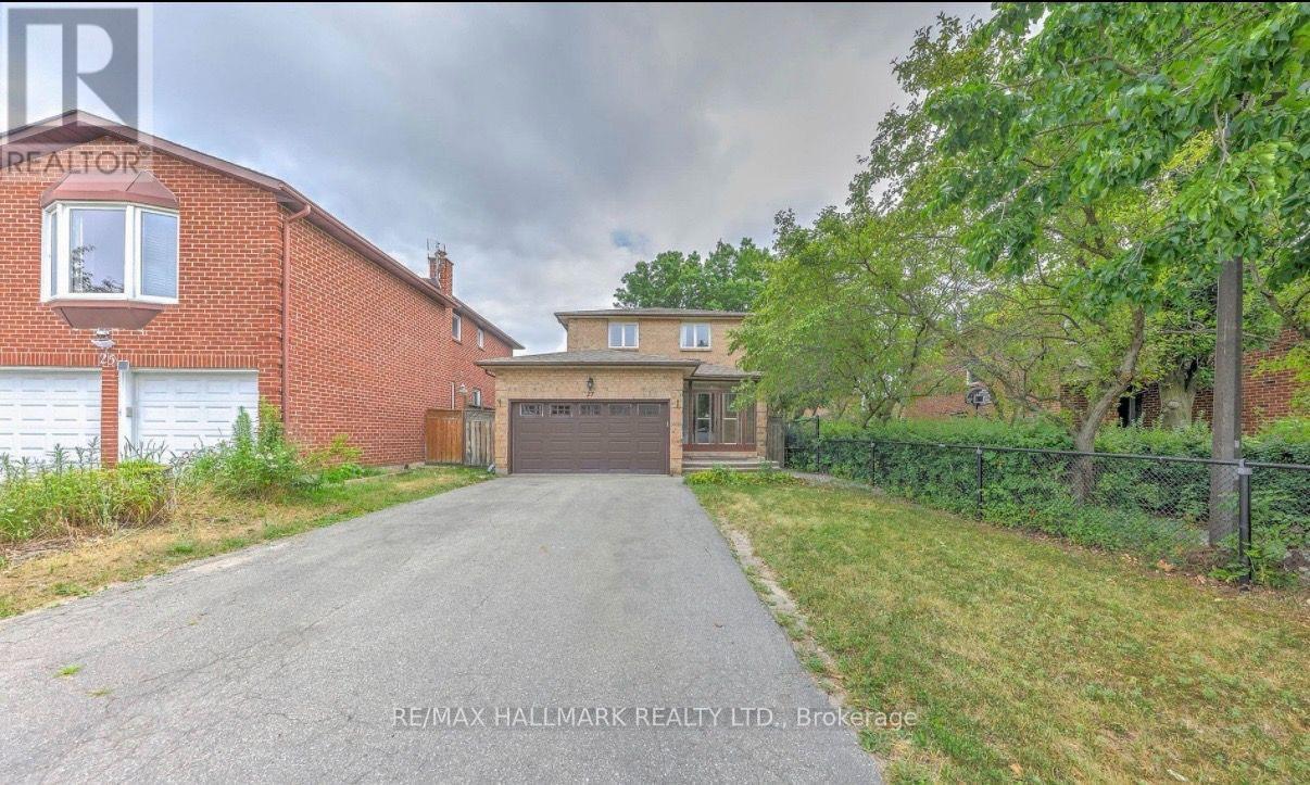 27 Pugsley Avenue, Richmond Hill, Ontario  L4C 8V2 - Photo 2 - N13713186