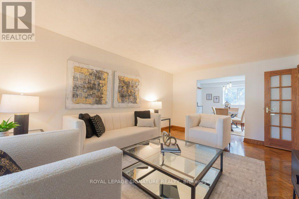 25 Stiver Court, Markham (Unionville), Ontario  L3R 2R1 - Photo 11 - N13713392