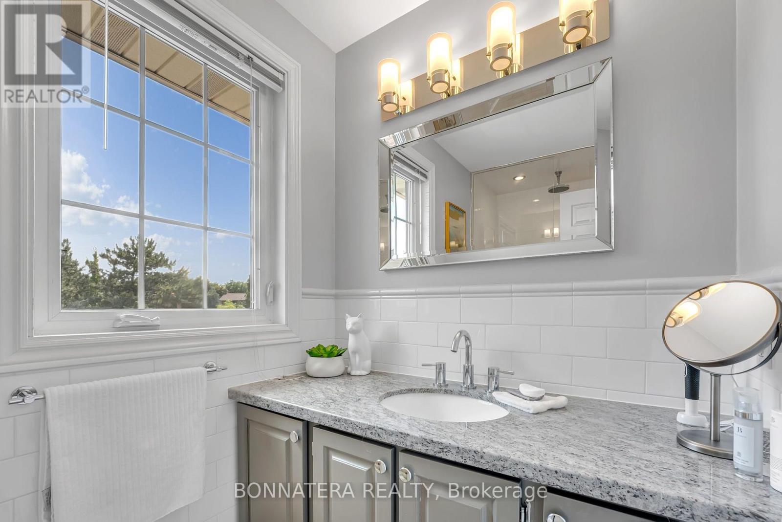 1409 Holly Court, Oakville, Ontario  L6H 3H4 - Photo 26 - W13712936