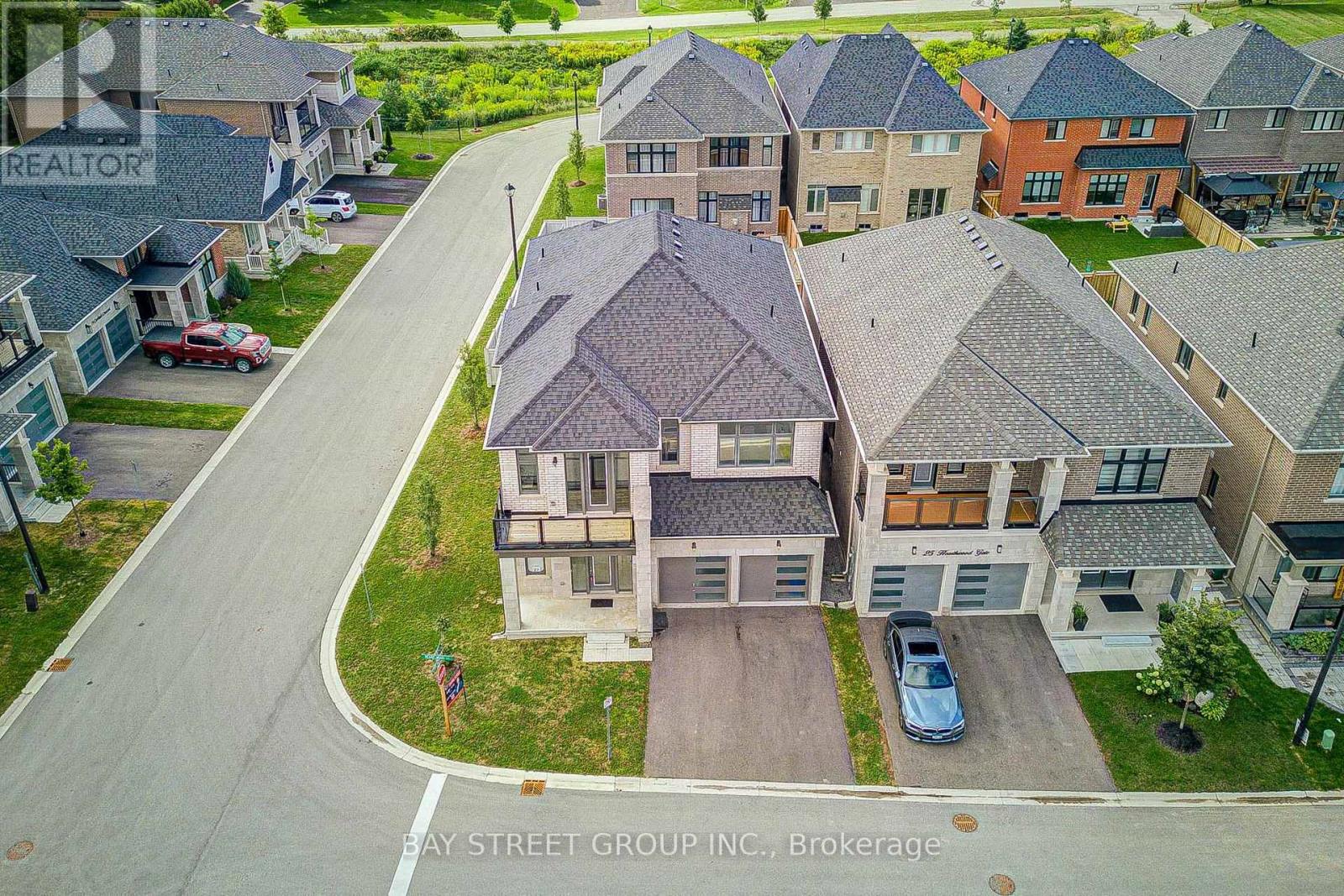 27 Hearthwood Gate, Whitchurch-Stouffville, Ontario  L4A 4X1 - Photo 4 - N13713398