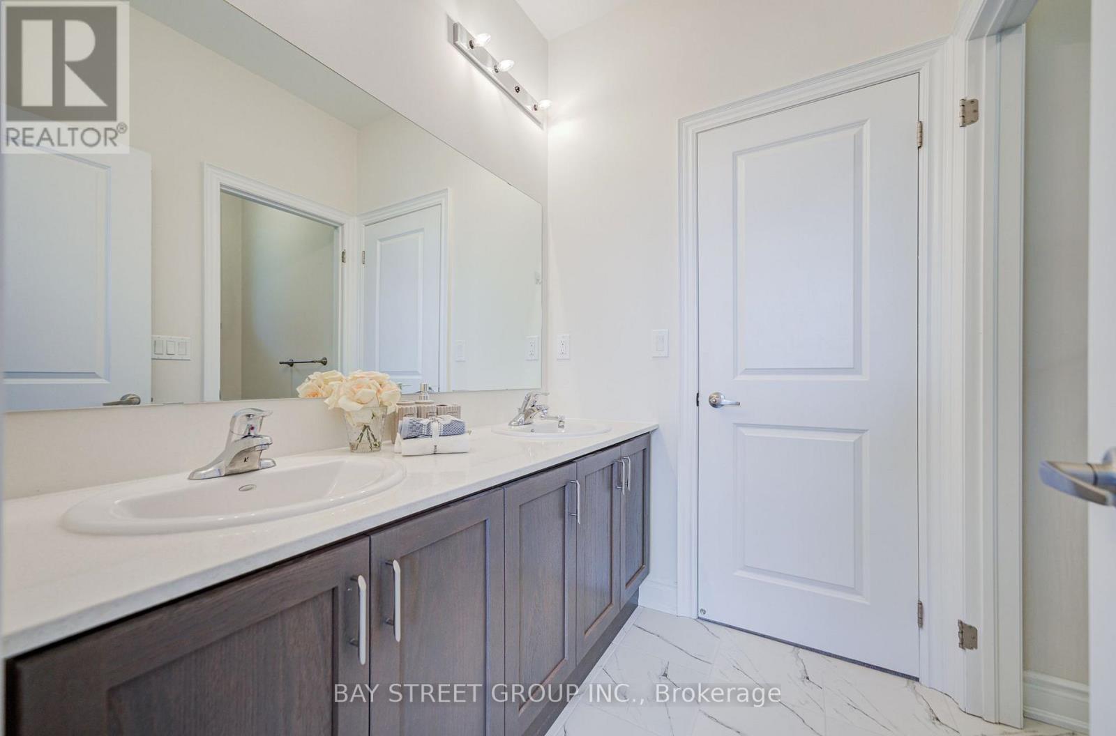 27 Hearthwood Gate, Whitchurch-Stouffville, Ontario  L4A 4X1 - Photo 42 - N13713398