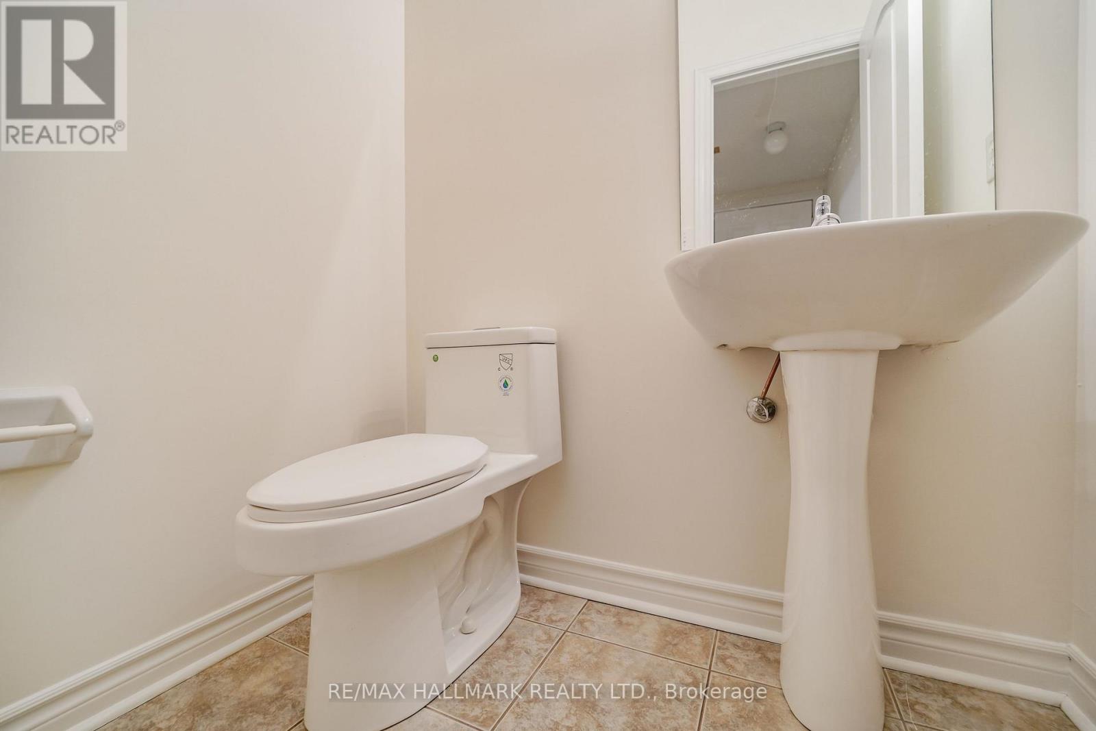 135 Maroon Drive, Richmond Hill, Ontario  L4E 5B7 - Photo 13 - N13713404