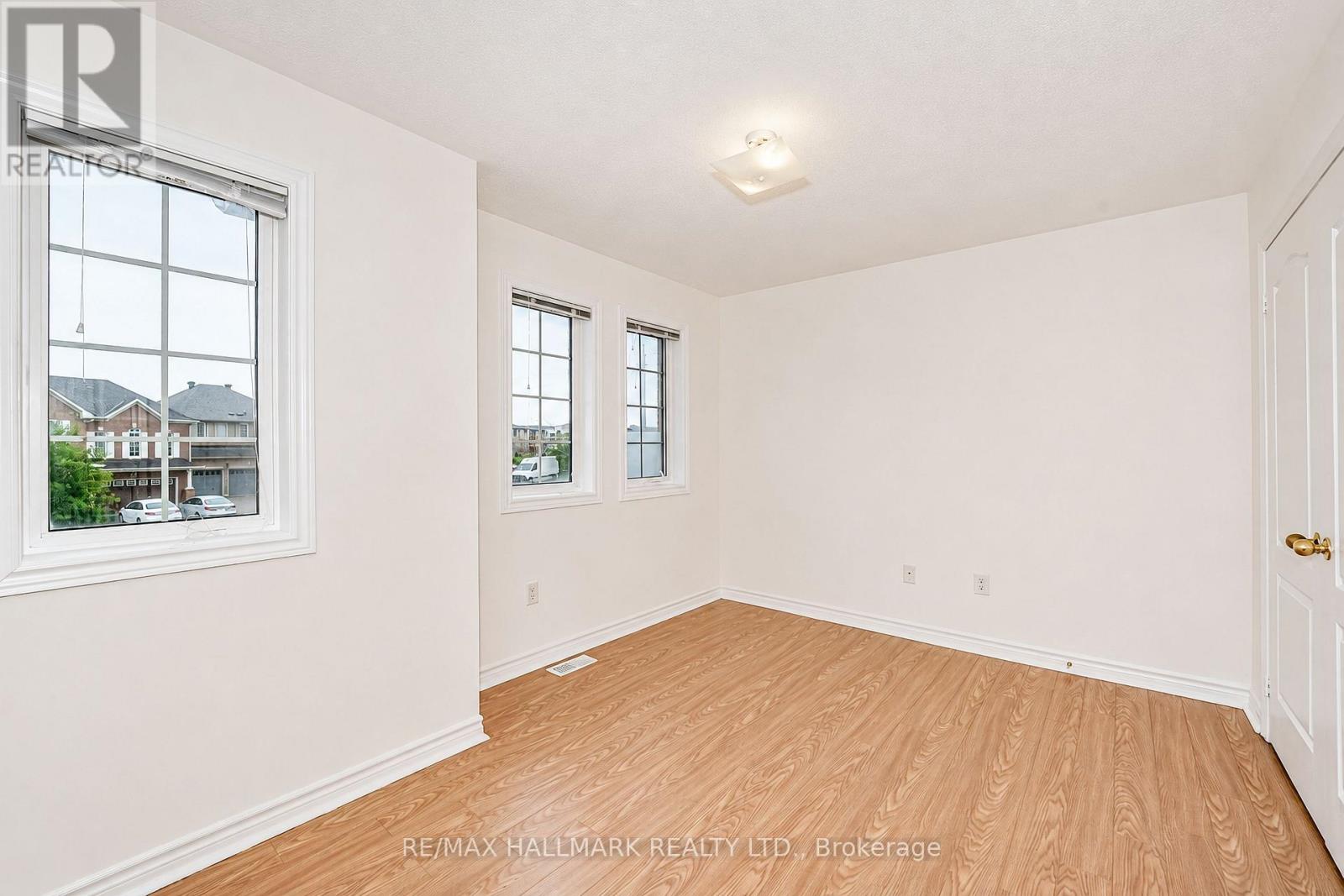 135 Maroon Drive, Richmond Hill, Ontario  L4E 5B7 - Photo 17 - N13713404