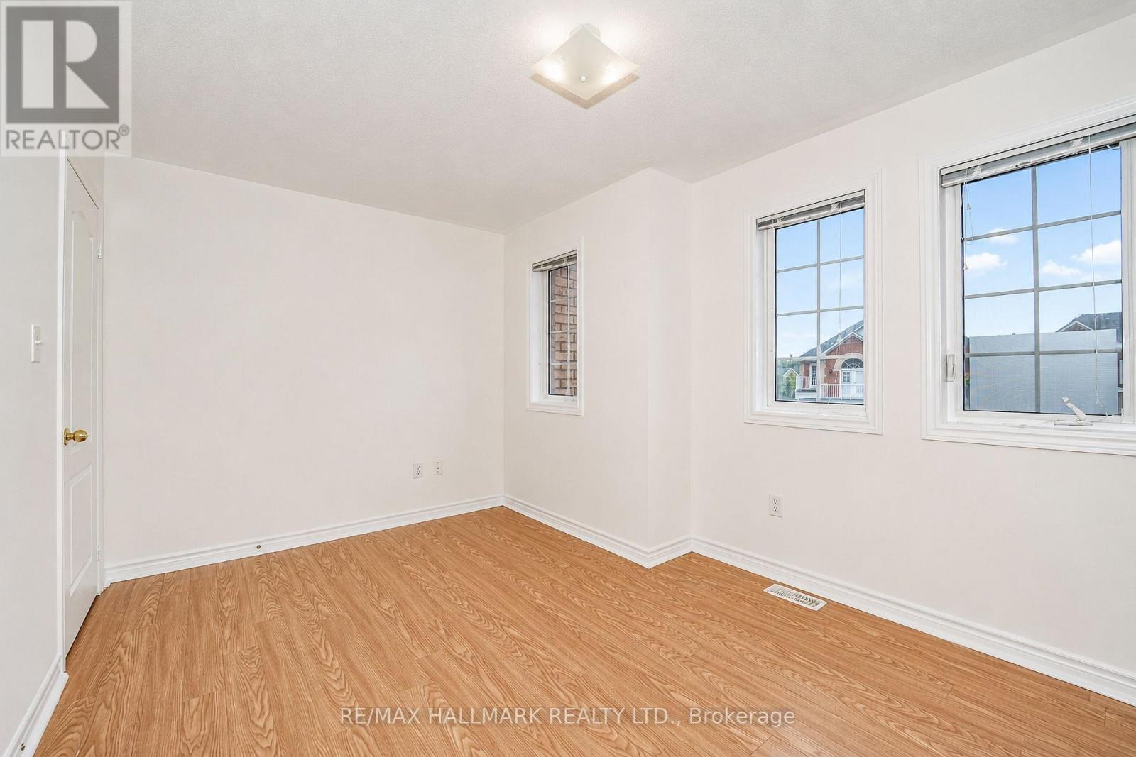 135 Maroon Drive, Richmond Hill, Ontario  L4E 5B7 - Photo 18 - N13713404