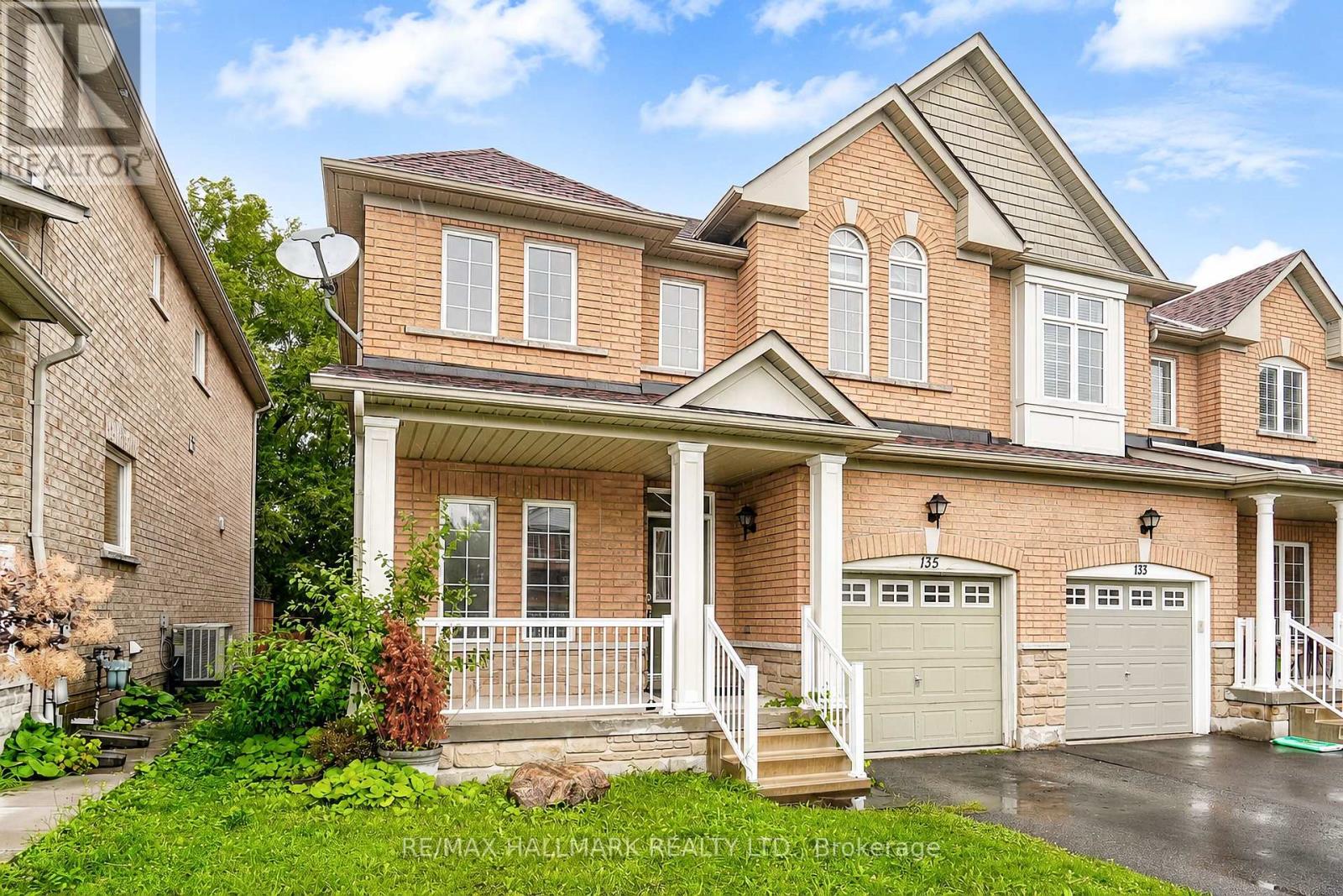 135 Maroon Drive, Richmond Hill, Ontario  L4E 5B7 - Photo 2 - N13713404