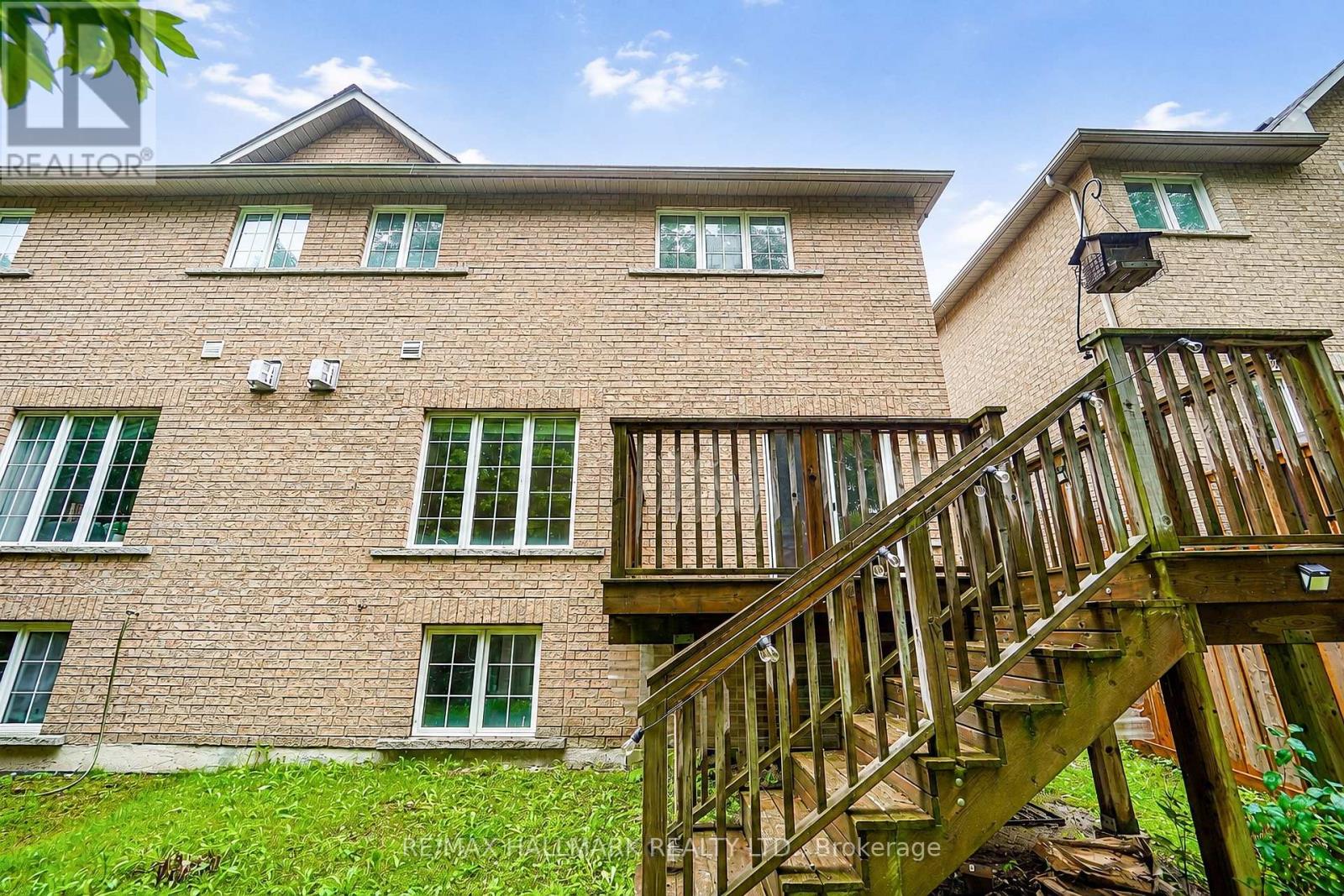 135 Maroon Drive, Richmond Hill, Ontario  L4E 5B7 - Photo 29 - N13713404