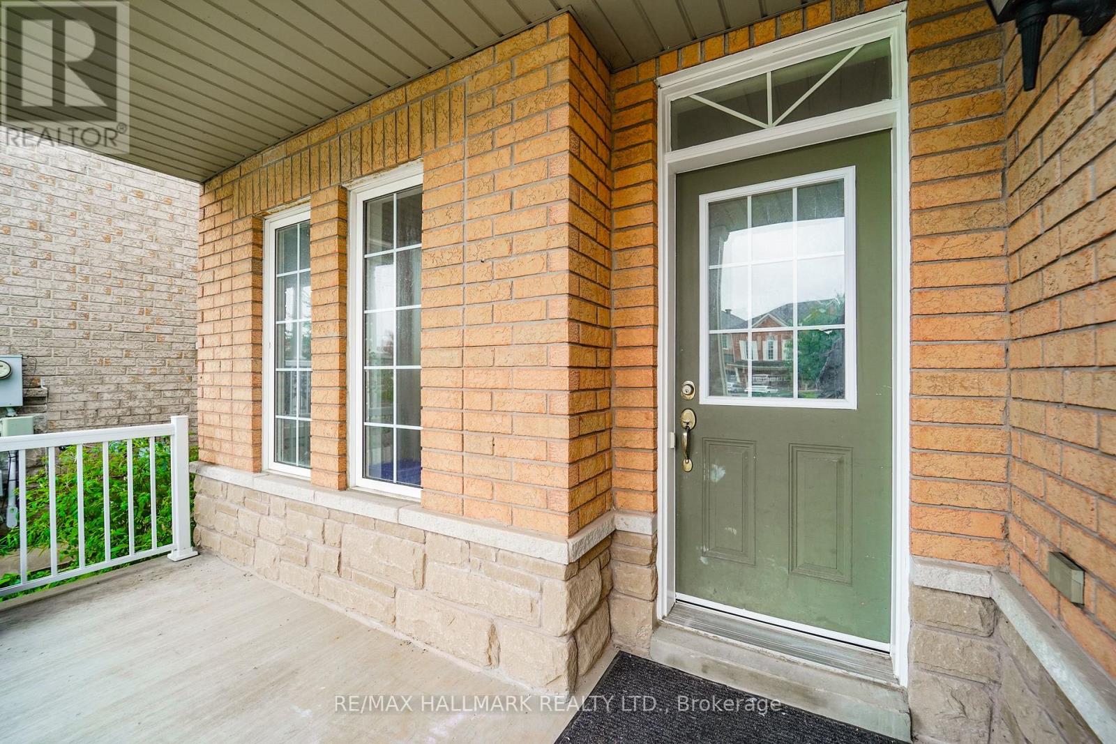 135 Maroon Drive, Richmond Hill, Ontario  L4E 5B7 - Photo 4 - N13713404