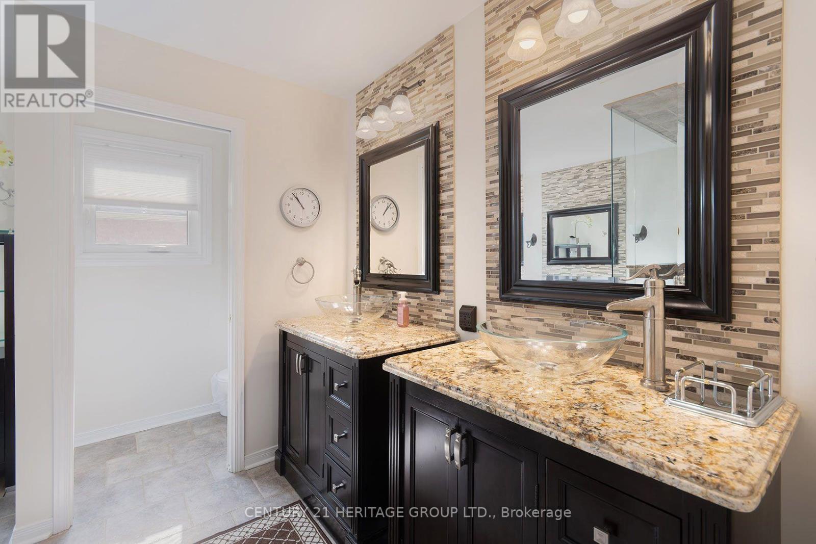 55 Chartwell Crescent, Georgina, Ontario  L4P 3N8 - Photo 23 - N13713412