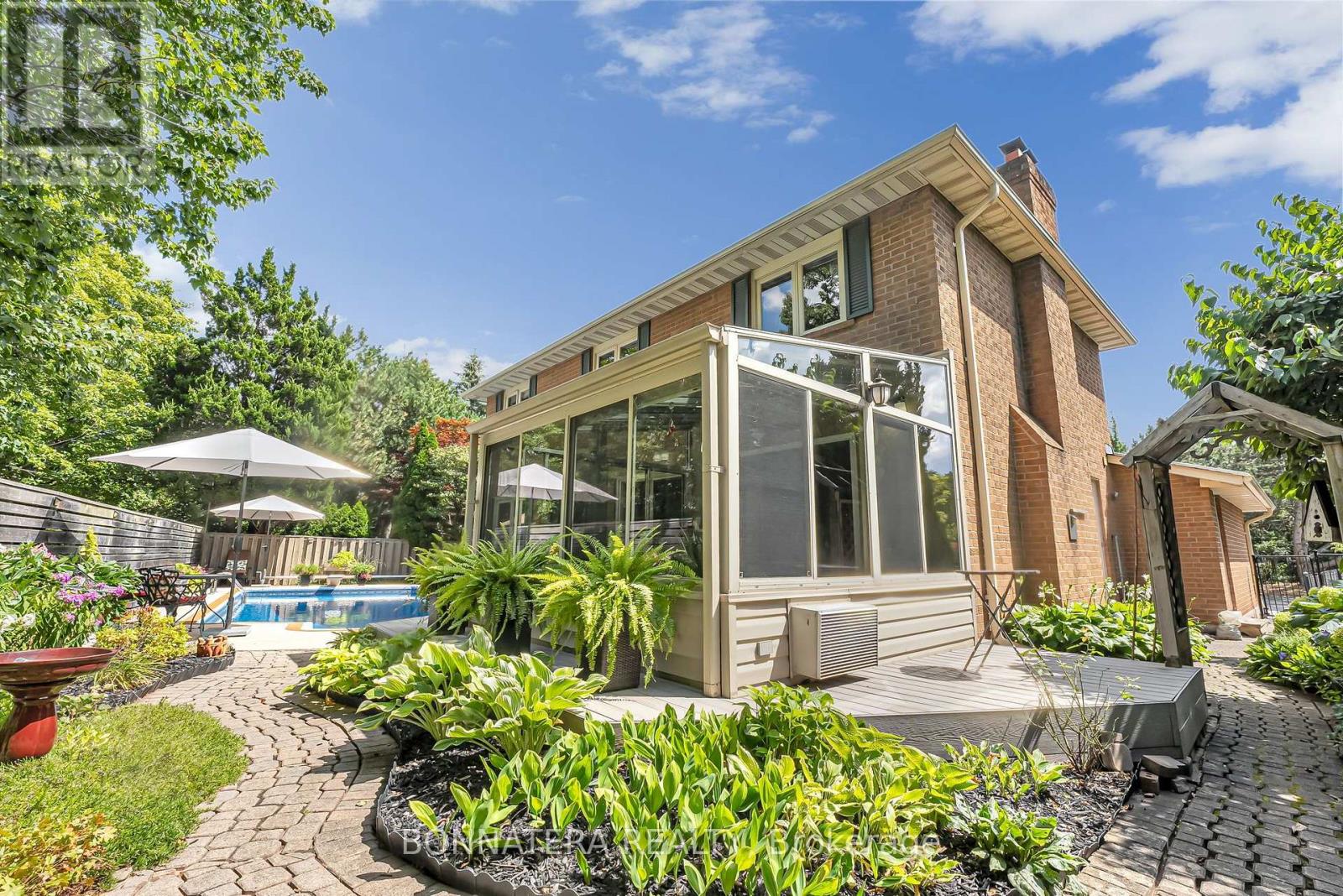 1409 Holly Court, Oakville, Ontario  L6H 3H4 - Photo 19 - W13712936
