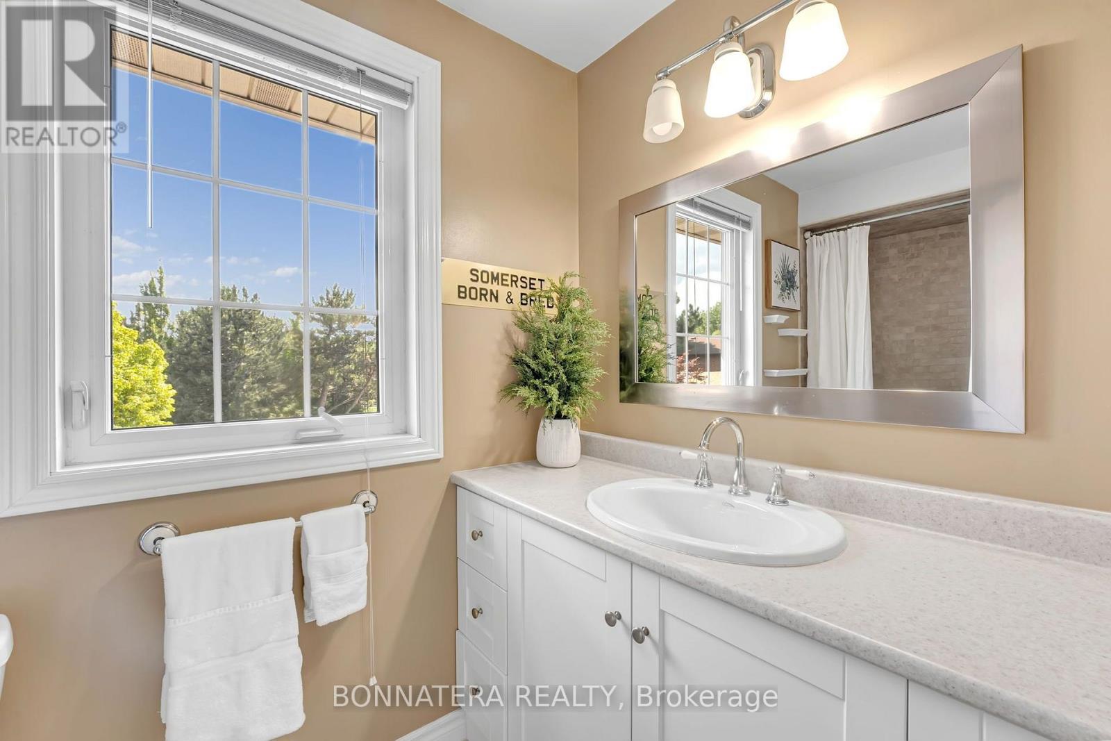 1409 Holly Court, Oakville, Ontario  L6H 3H4 - Photo 29 - W13712936