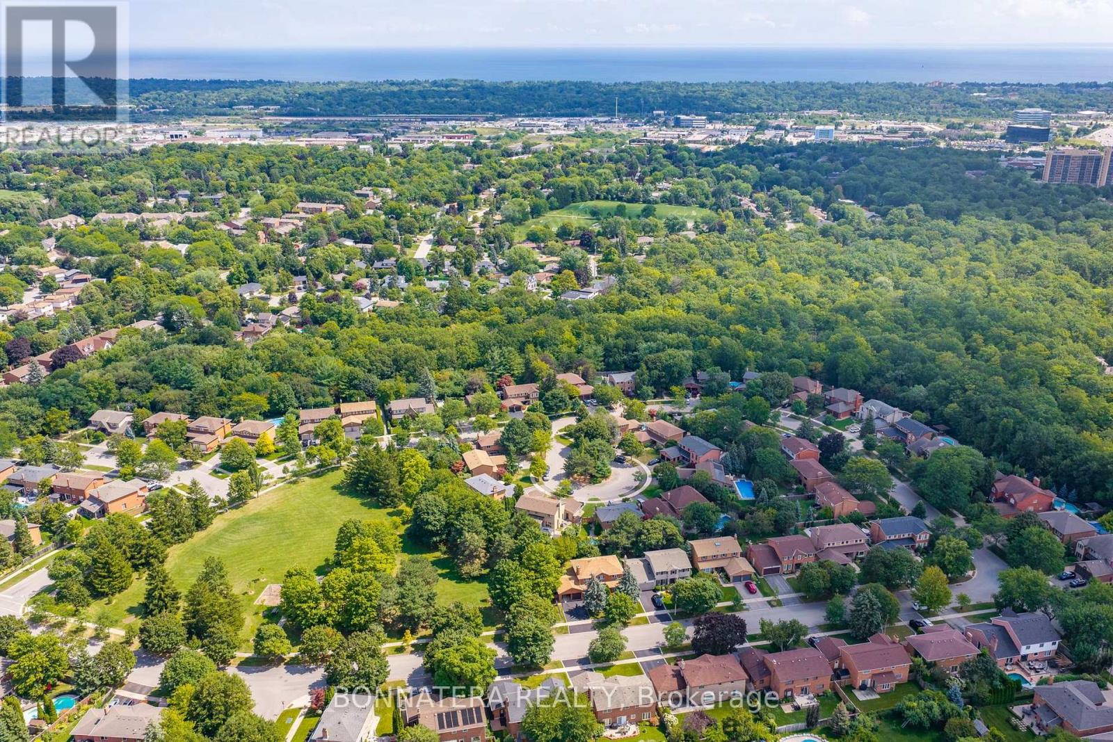 1409 Holly Court, Oakville, Ontario  L6H 3H4 - Photo 44 - W13712936