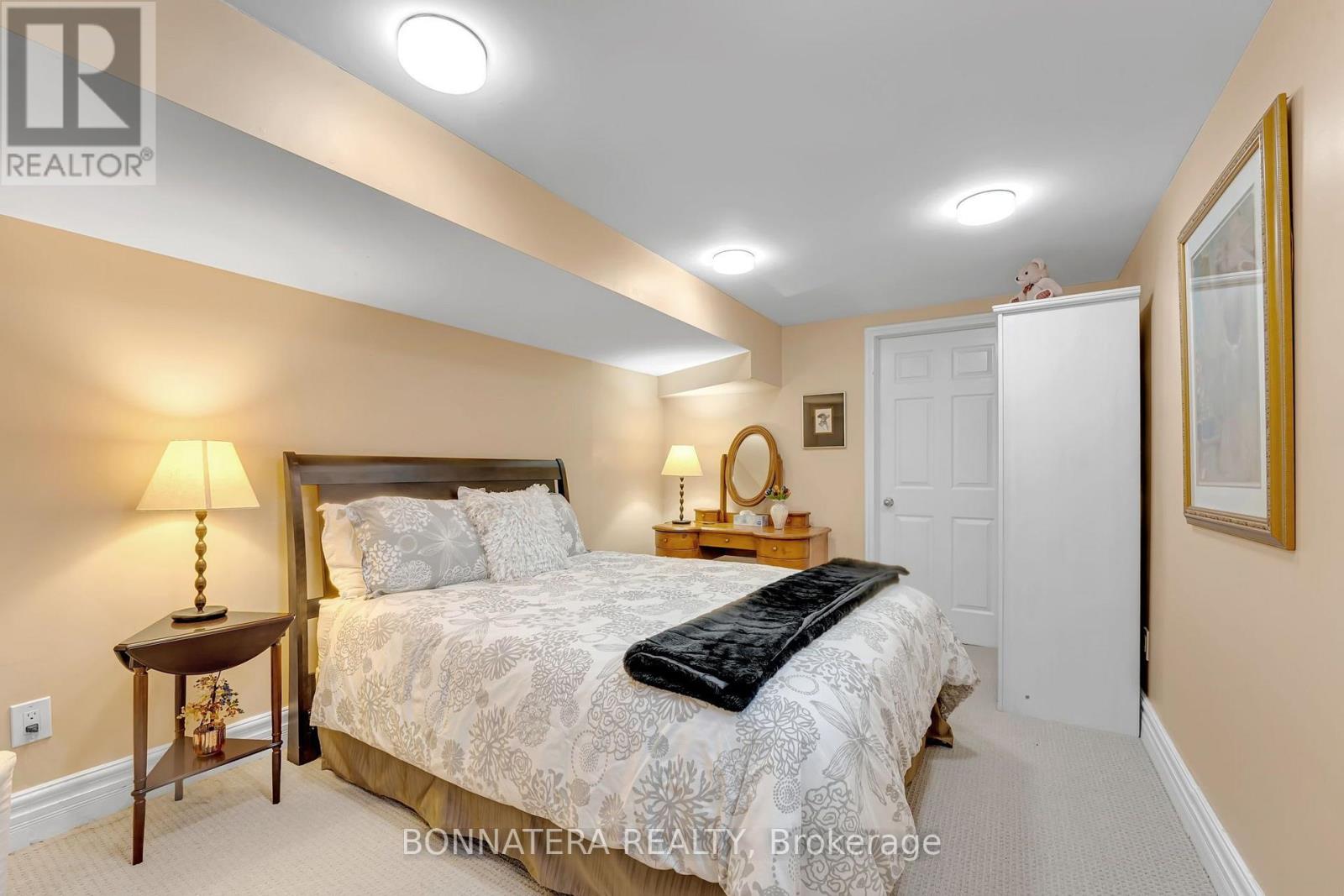 1409 Holly Court, Oakville, Ontario  L6H 3H4 - Photo 38 - W13712936
