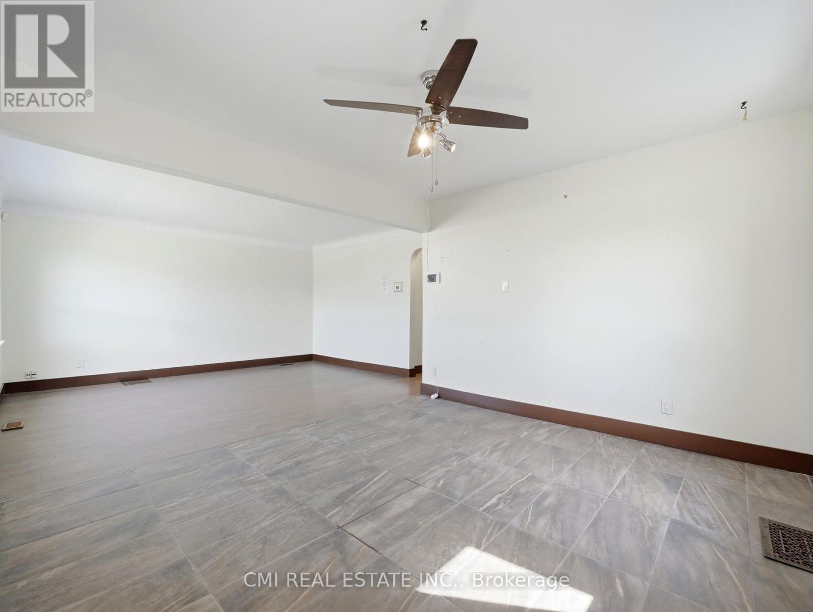 6476 Maranda Street, Niagara Falls, Ontario  L2G 1Z7 - Photo 4 - X13670102