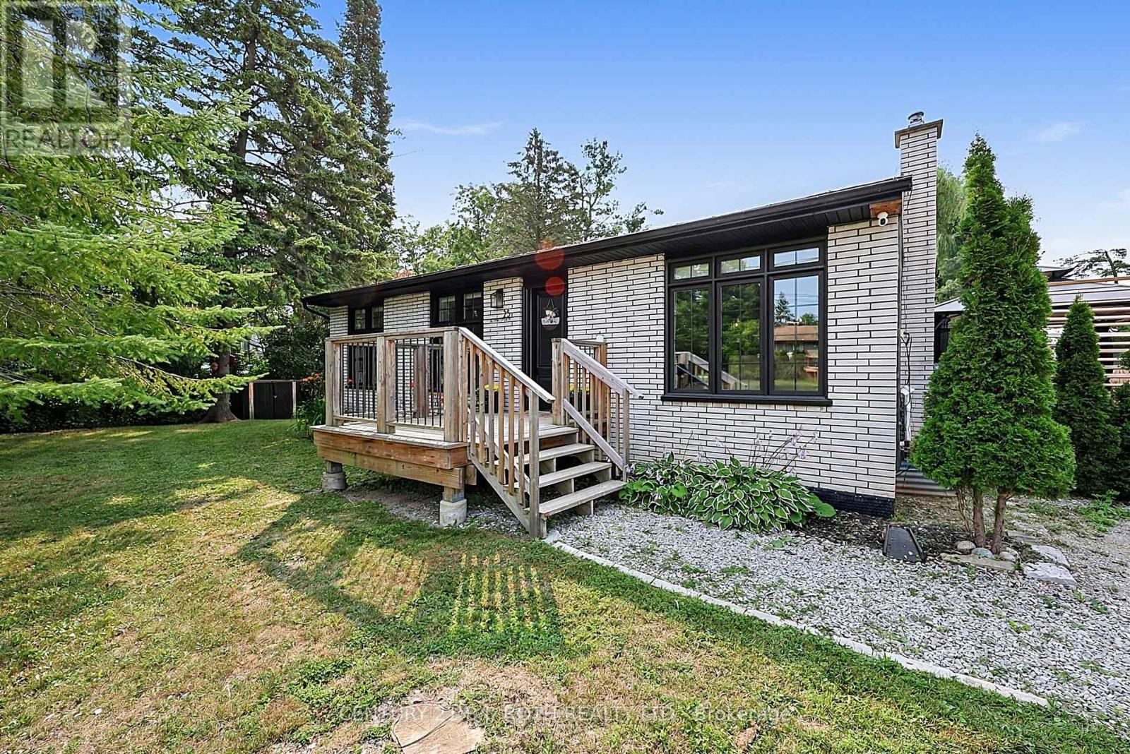 25 Glengrove Avenue, Oro-Medonte (Prices Corners), Ontario  L3V 0J9 - Photo 8 - S13713254