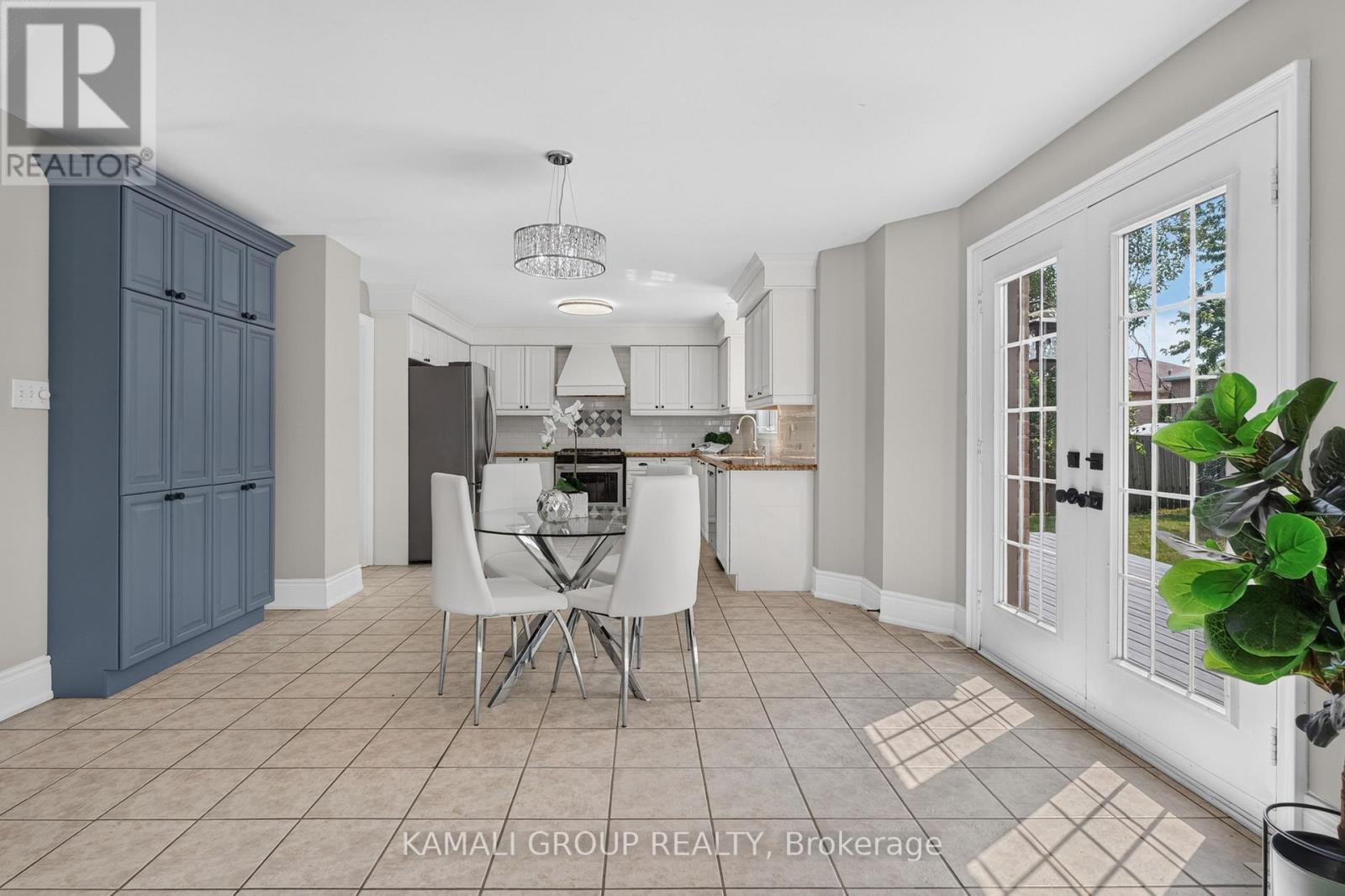 10 Rebecca Court, Barrie, Ontario  L4N 0V5 - Photo 11 - S13713308