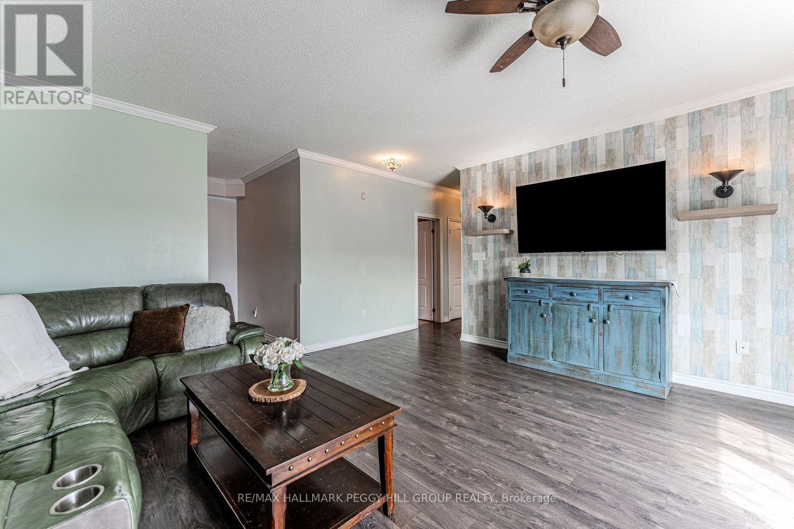 402 - 40 Ferndale Drive S, Barrie, Ontario  L4N 2L3 - Photo 4 - S13713326