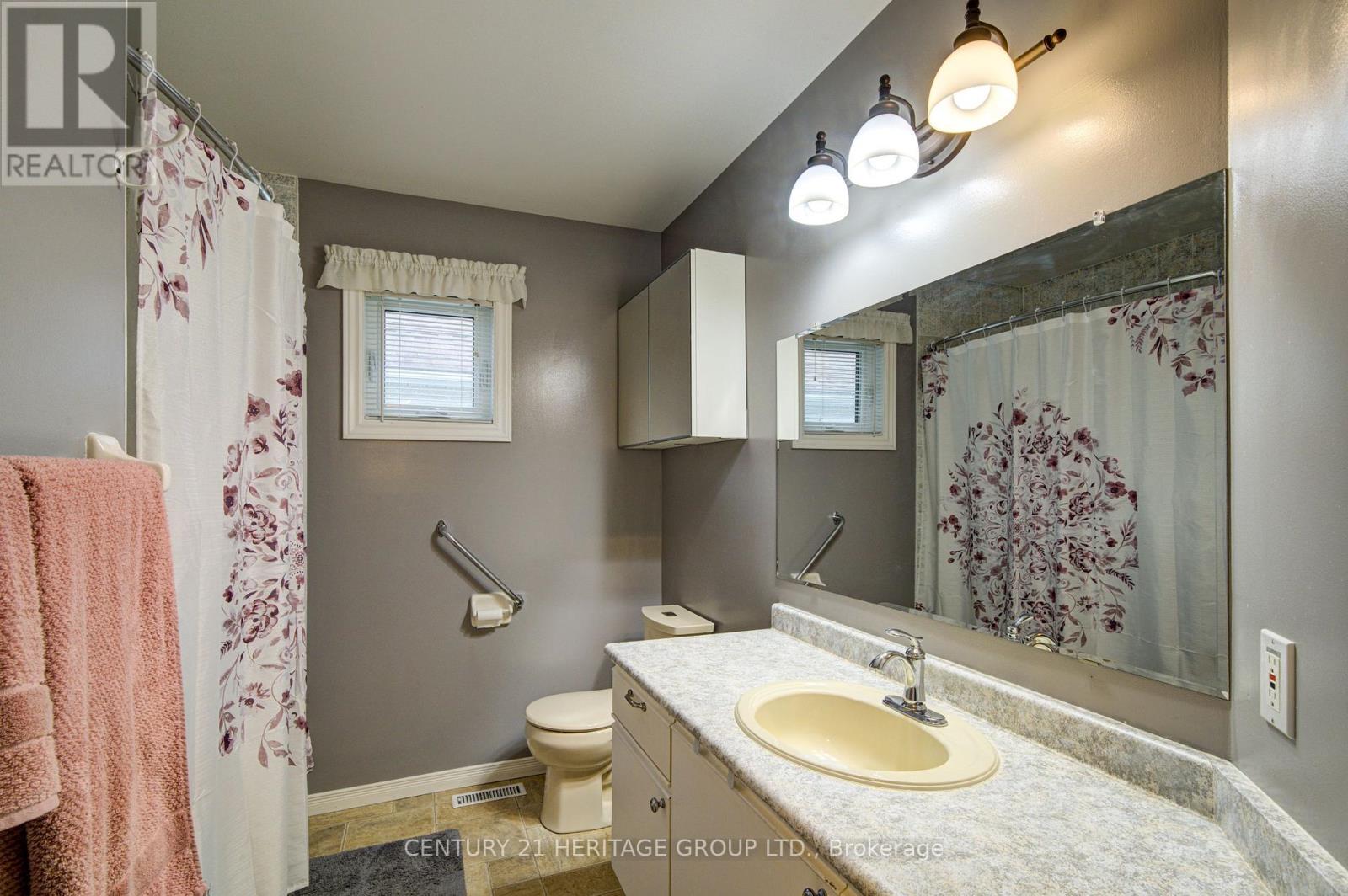 68 Dyer Drive, Wasaga Beach, Ontario  L9Z 1E4 - Photo 13 - S13713334