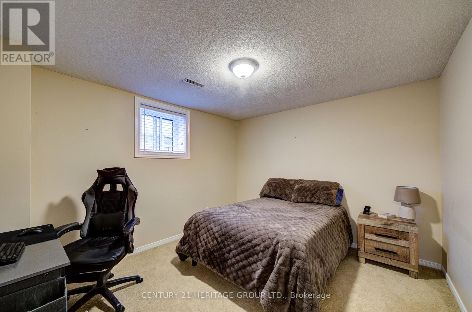68 Dyer Drive, Wasaga Beach, Ontario  L9Z 1E4 - Photo 19 - S13713334