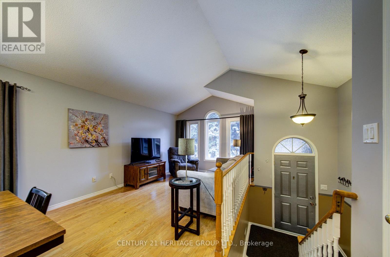 68 Dyer Drive, Wasaga Beach, Ontario  L9Z 1E4 - Photo 2 - S13713334