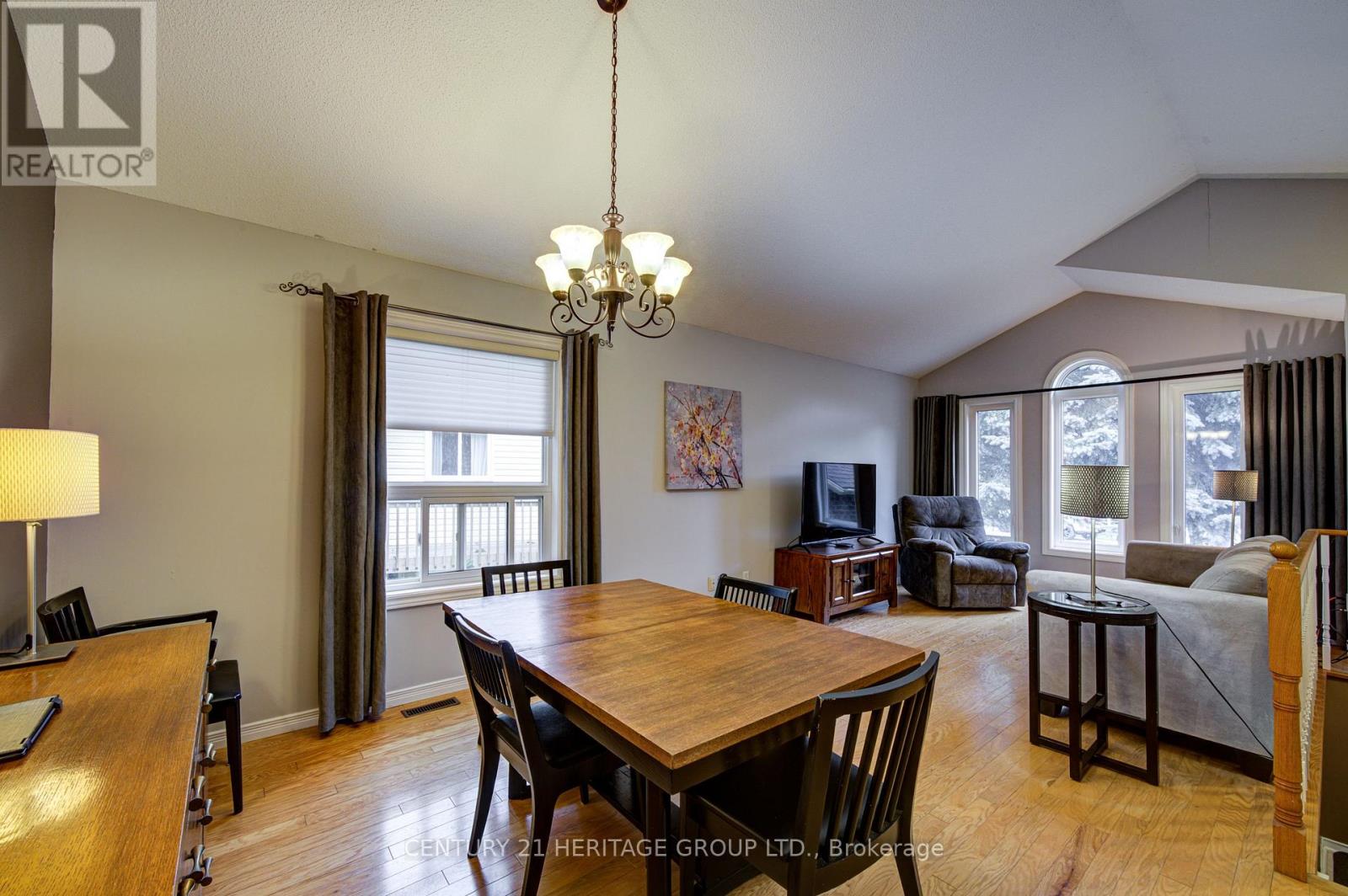 68 Dyer Drive, Wasaga Beach, Ontario  L9Z 1E4 - Photo 6 - S13713334