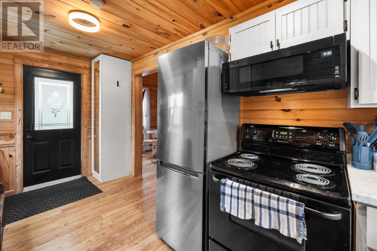 12 King Lane, Souris West, Prince Edward Island C0A 2B0 - Photo 3 - 202621546