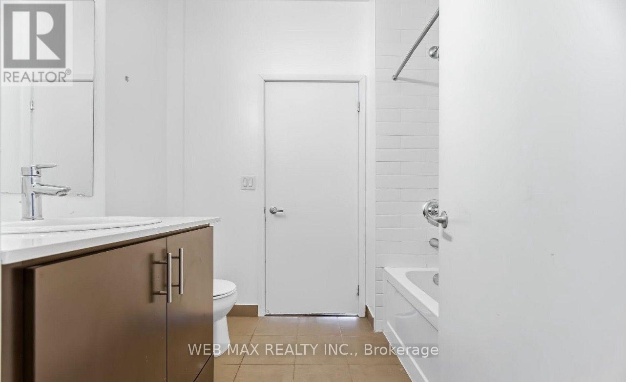 3212 - 360 Square One Drive, Mississauga, Ontario  L5B 0G7 - Photo 8 - W13713216