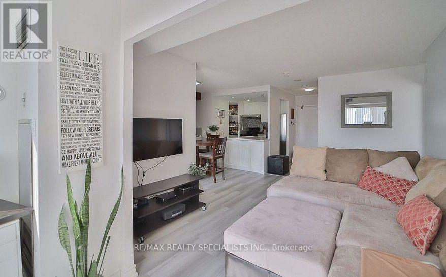 2011 - 265 Enfield Place, Mississauga, Ontario  L5B 3Y7 - Photo 10 - W13713230