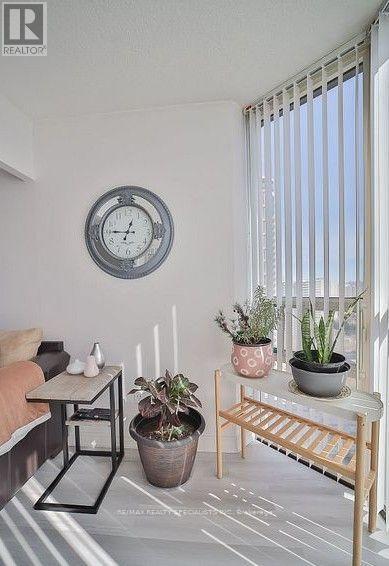 2011 - 265 Enfield Place, Mississauga, Ontario  L5B 3Y7 - Photo 14 - W13713230