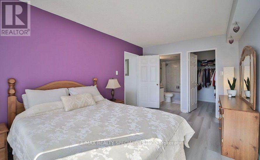 2011 - 265 Enfield Place, Mississauga, Ontario  L5B 3Y7 - Photo 8 - W13713230