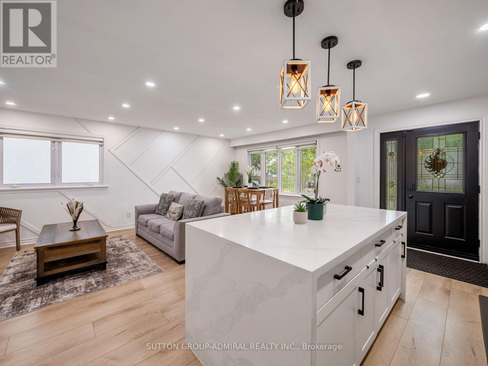 65 Woodbury Road, Toronto, Ontario  M8W 1X8 - Photo 11 - W13713244