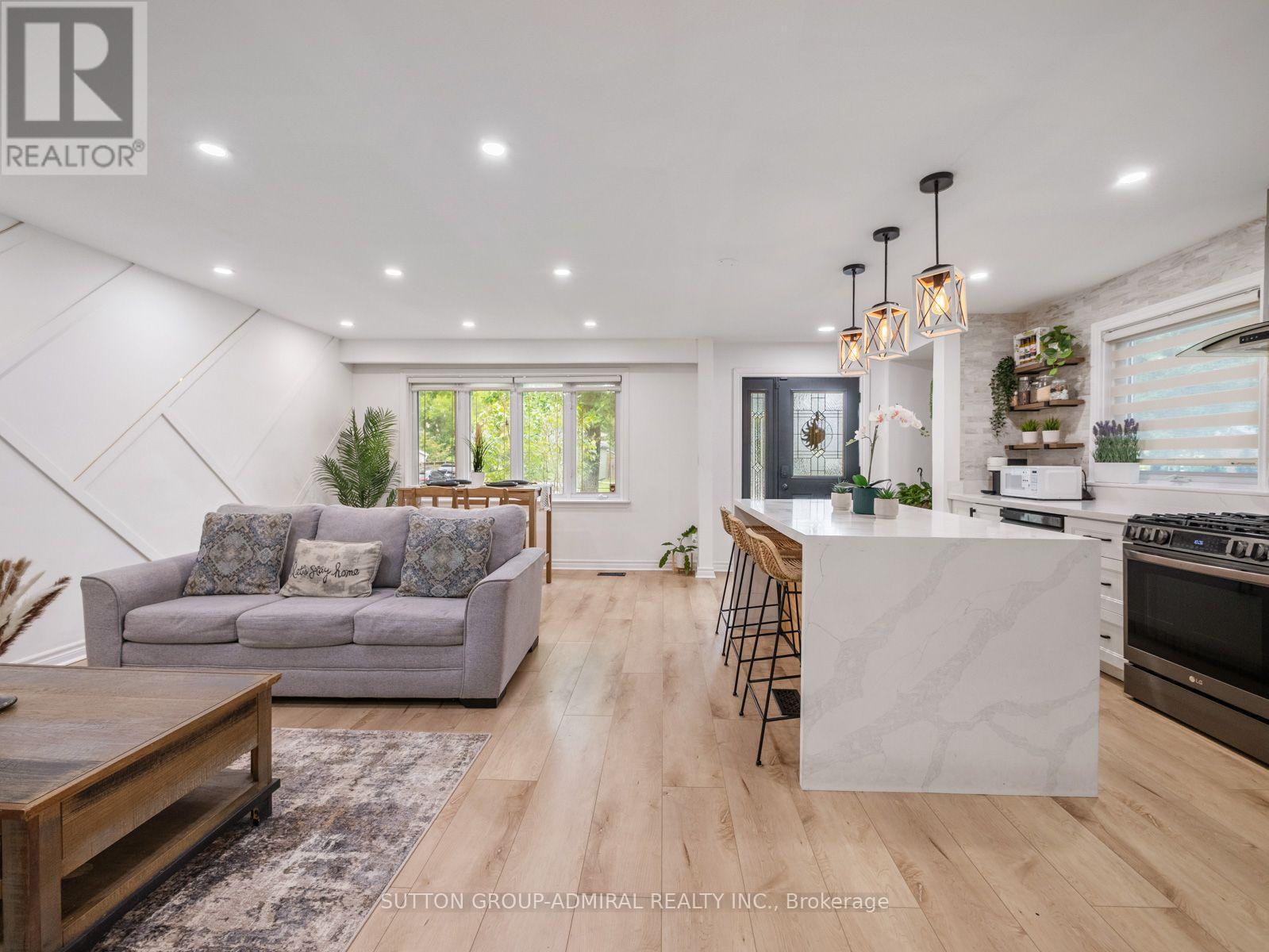 65 Woodbury Road, Toronto, Ontario  M8W 1X8 - Photo 12 - W13713244
