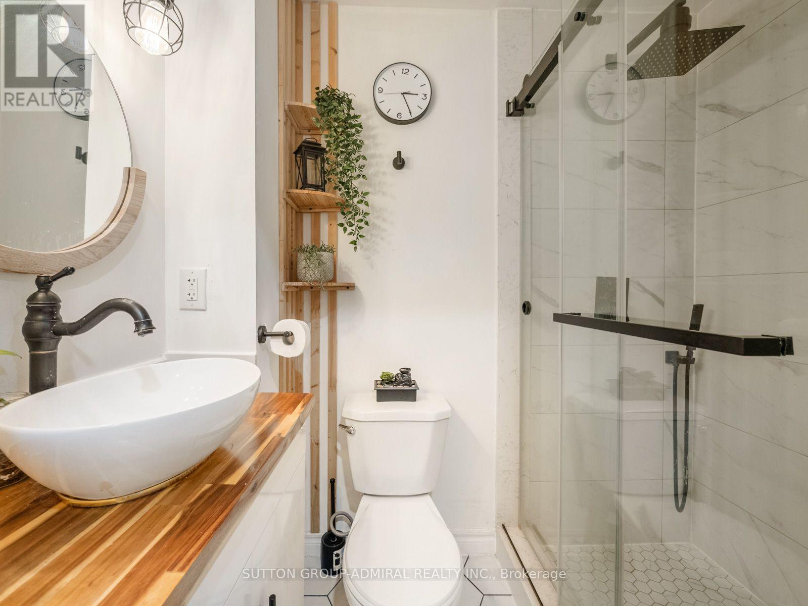 65 Woodbury Road, Toronto, Ontario  M8W 1X8 - Photo 19 - W13713244