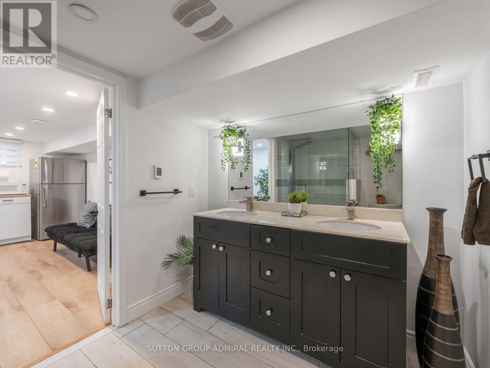 65 Woodbury Road, Toronto, Ontario  M8W 1X8 - Photo 32 - W13713244