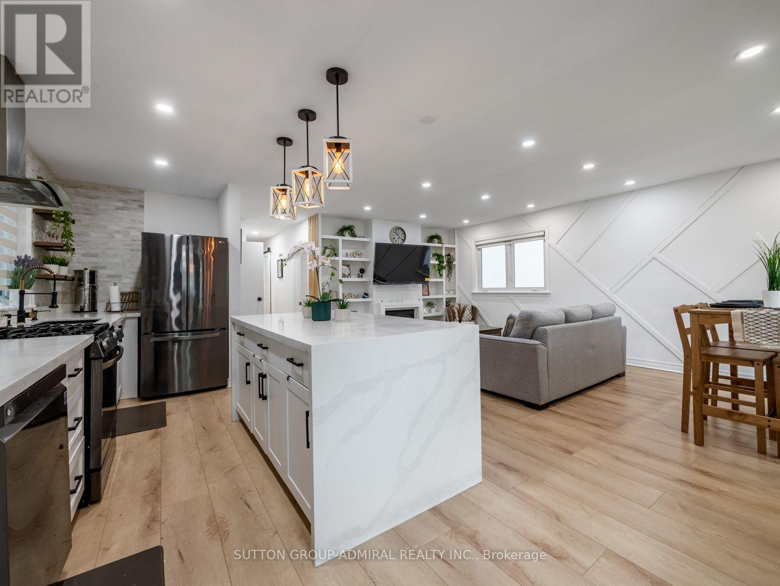 65 Woodbury Road, Toronto, Ontario  M8W 1X8 - Photo 4 - W13713244