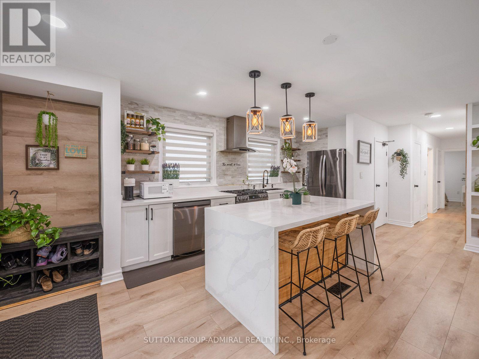 65 Woodbury Road, Toronto, Ontario  M8W 1X8 - Photo 6 - W13713244
