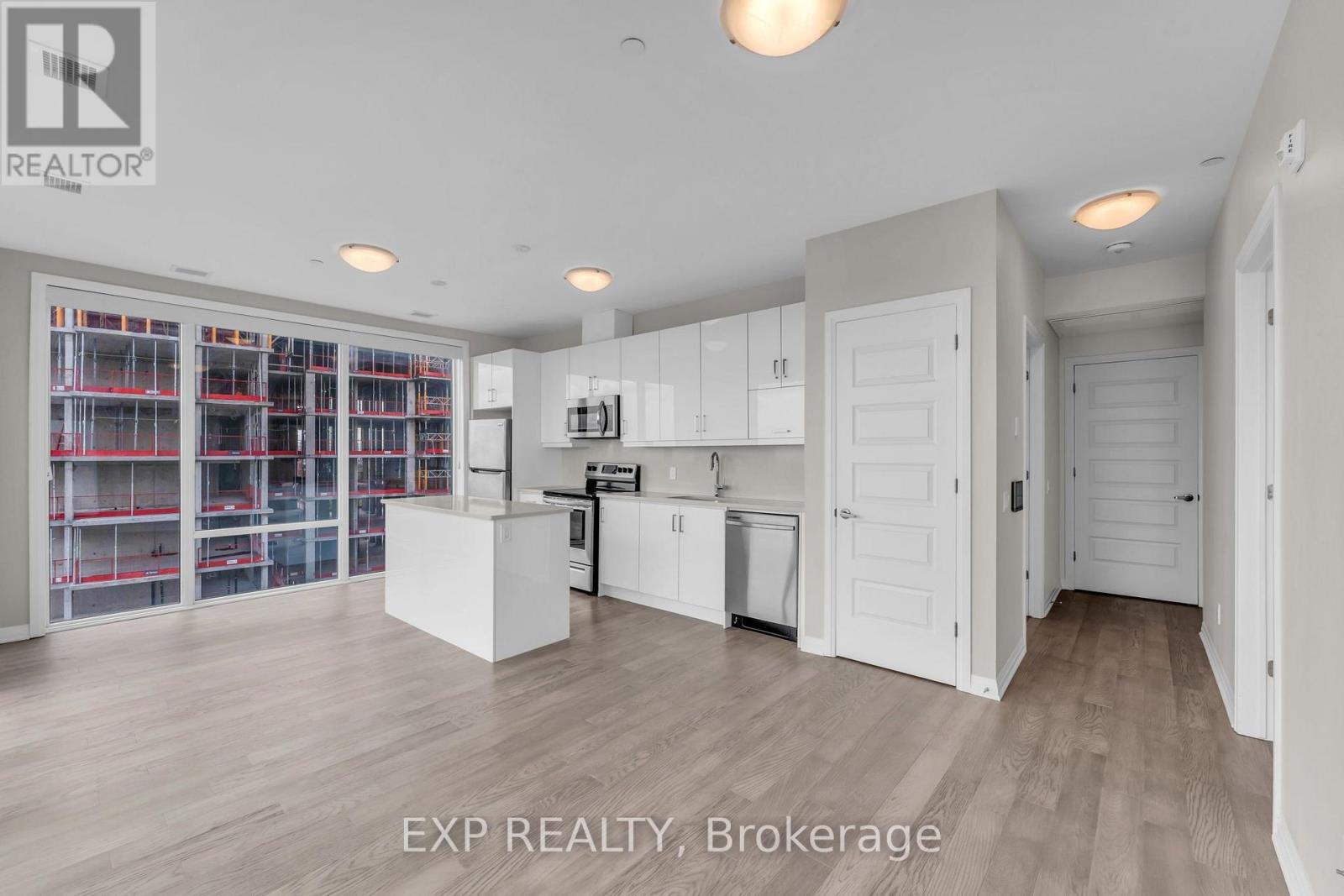 416 - 95 Dundas Street W, Oakville, Ontario  L6M 5N4 - Photo 2 - W13713246