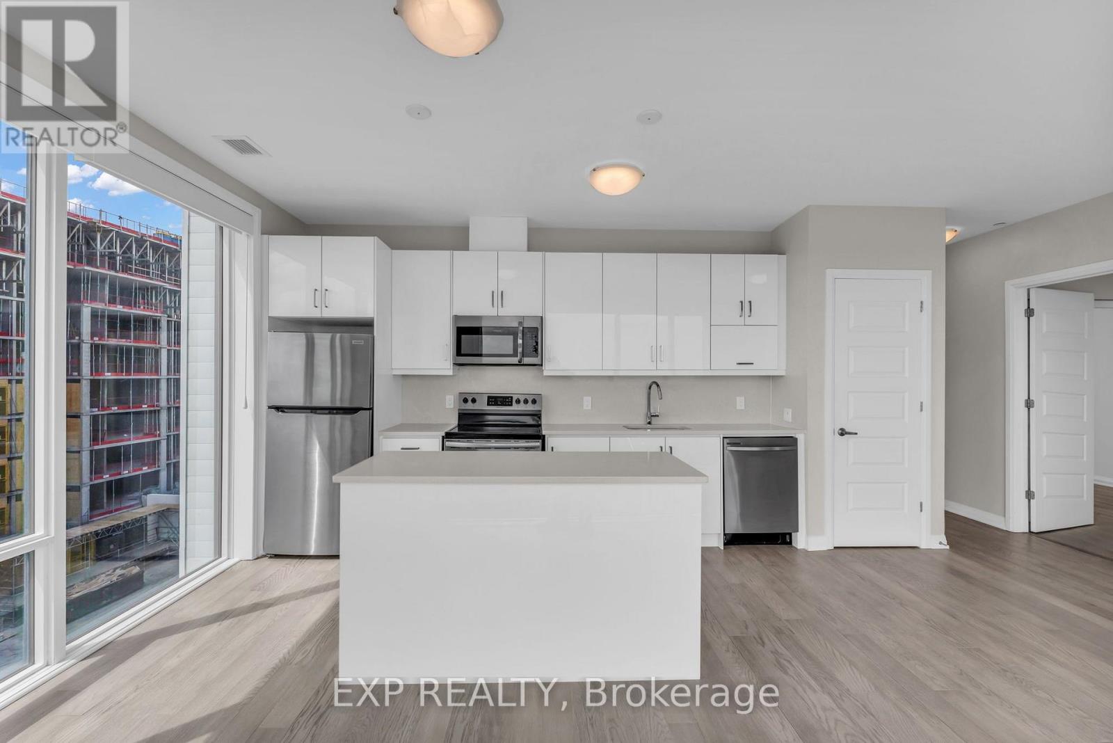 416 - 95 Dundas Street W, Oakville, Ontario  L6M 5N4 - Photo 4 - W13713246