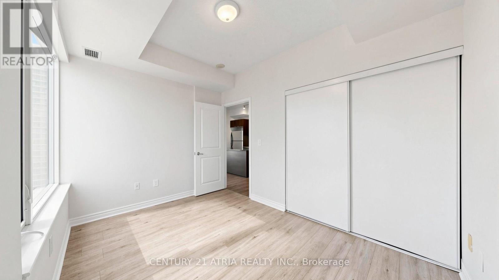 1802 - 385 Prince Of Wales Drive, Mississauga, Ontario  L5B 0C6 - Photo 26 - W13713248