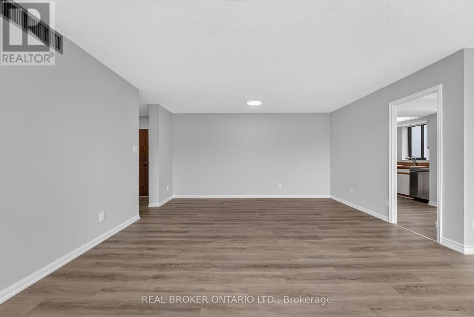904 - 1240 Marlborough Court, Oakville, Ontario  L6H 3K7 - Photo 6 - W13713284