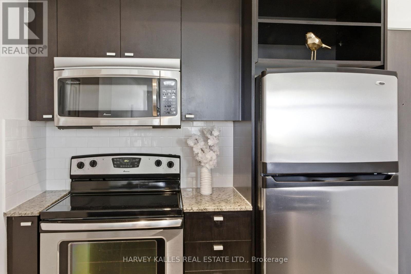 701 - 103 The Queensway, Toronto, Ontario  M6S 5B3 - Photo 11 - W13713322