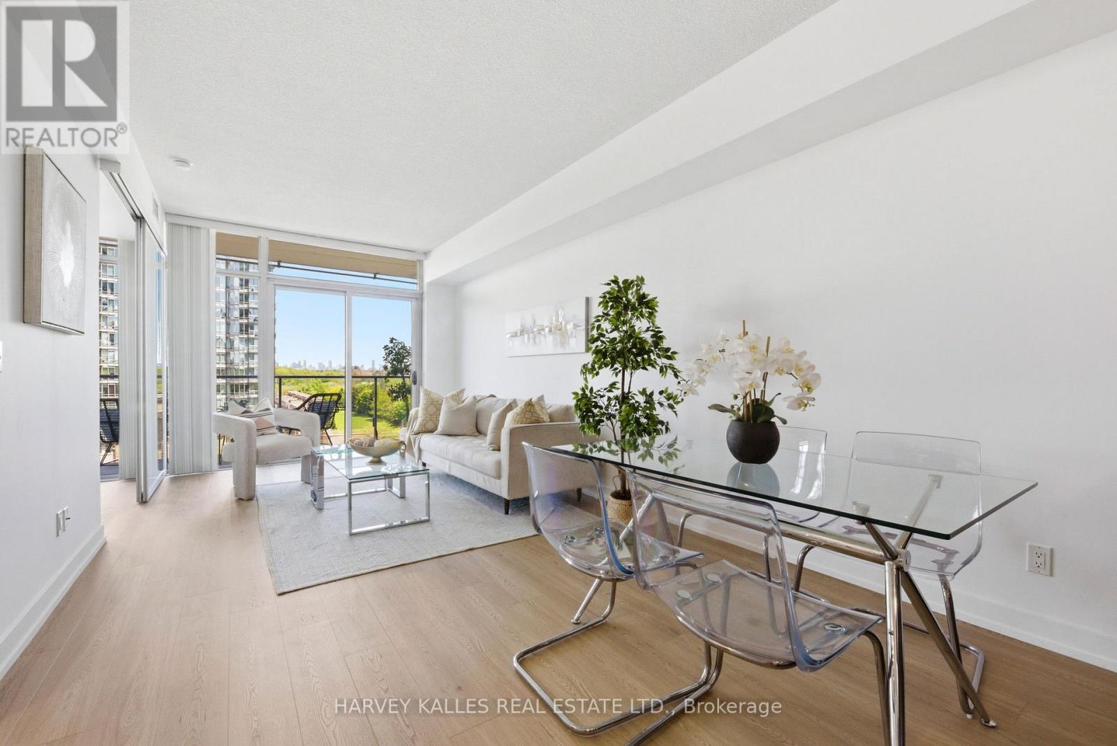 701 - 103 The Queensway, Toronto, Ontario  M6S 5B3 - Photo 3 - W13713322