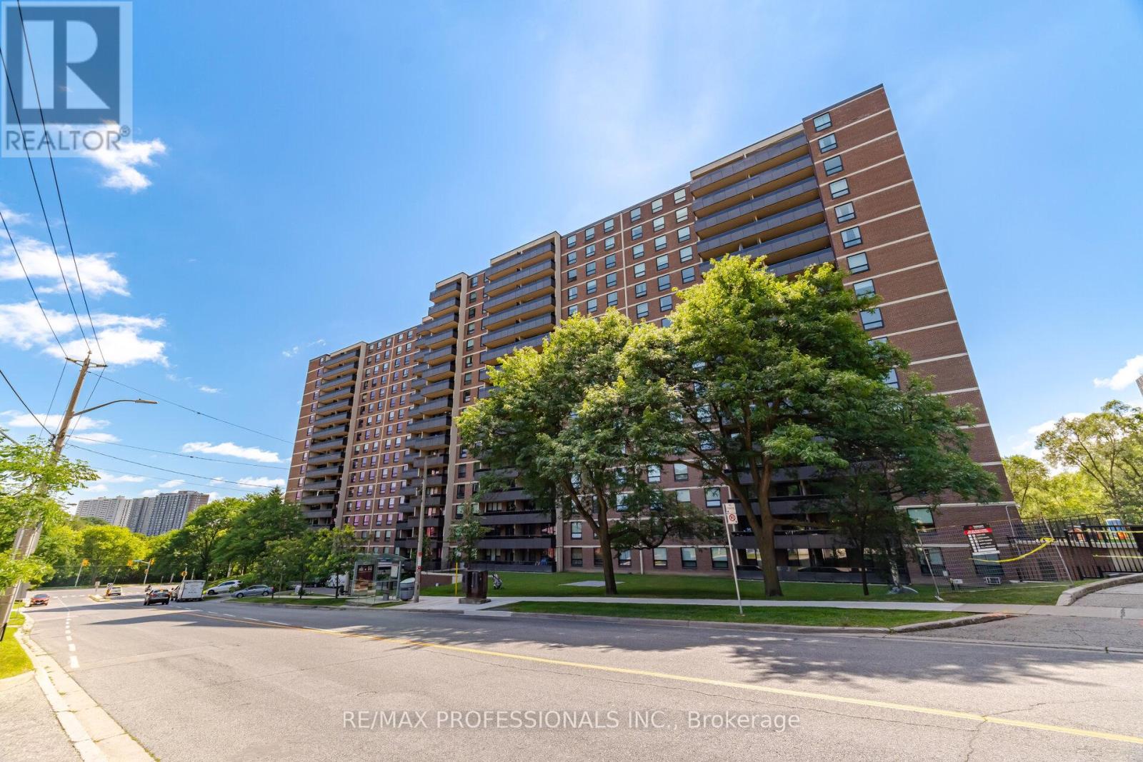 902 - 15 LA ROSE AVENUE, Toronto, Ontario
