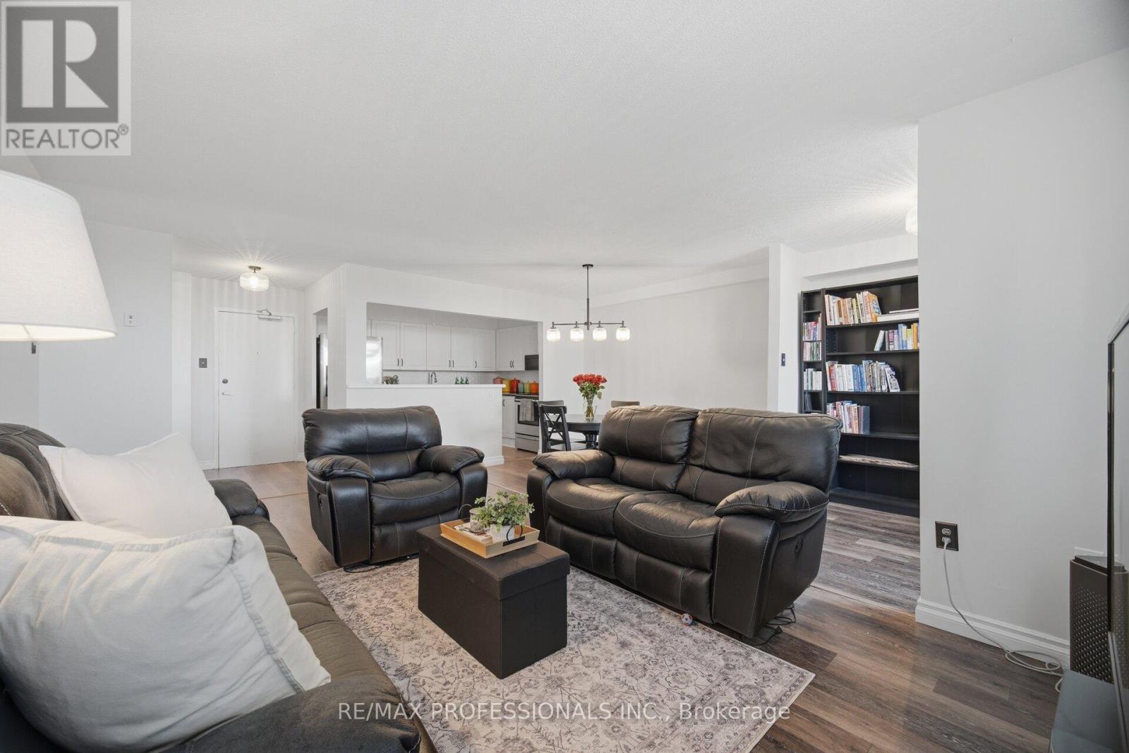 902 - 15 La Rose Avenue, Toronto, Ontario  M9P 1A7 - Photo 15 - W13713344