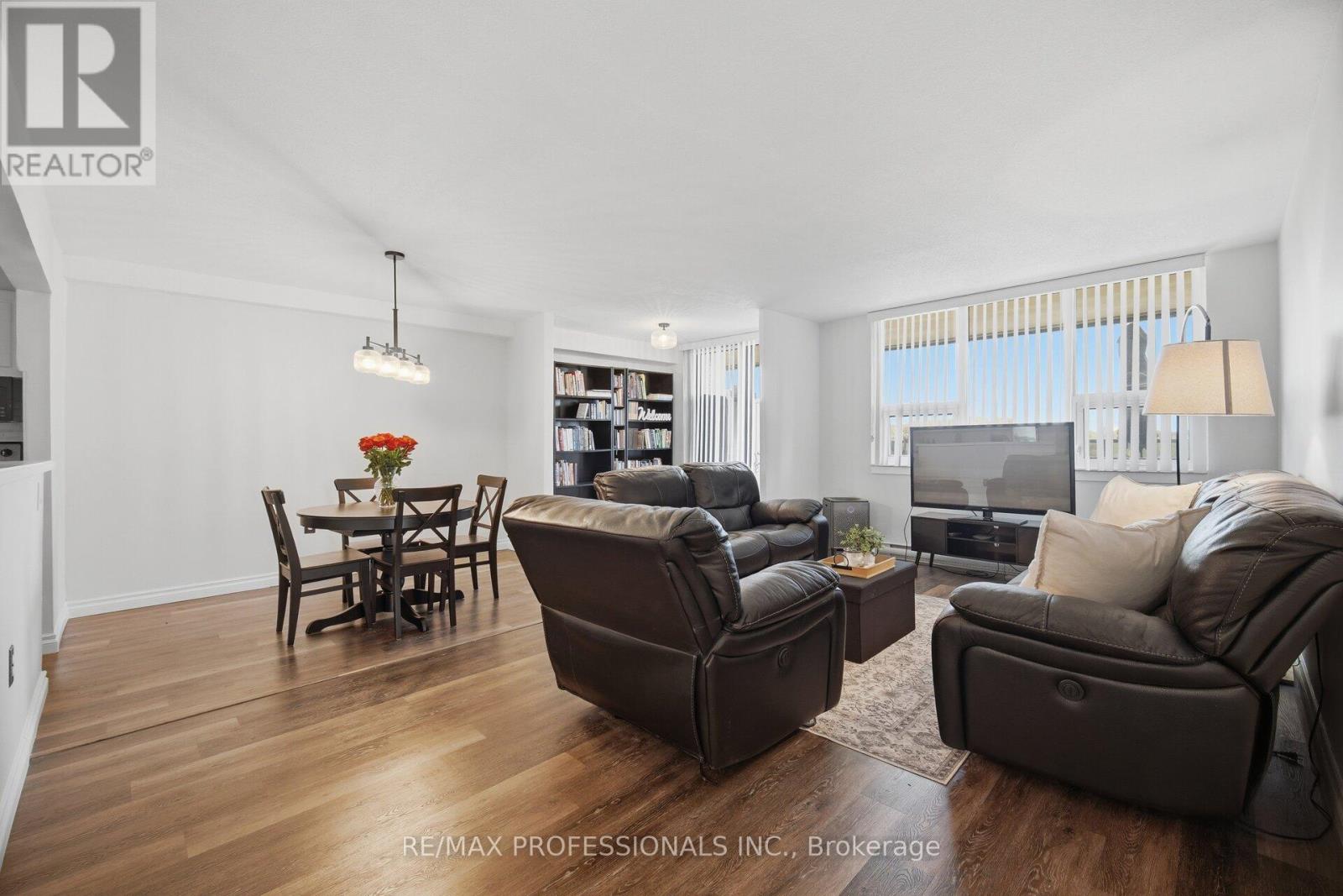 902 - 15 La Rose Avenue, Toronto, Ontario  M9P 1A7 - Photo 16 - W13713344