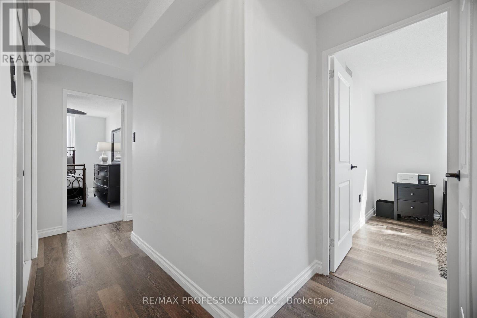 902 - 15 La Rose Avenue, Toronto, Ontario  M9P 1A7 - Photo 19 - W13713344