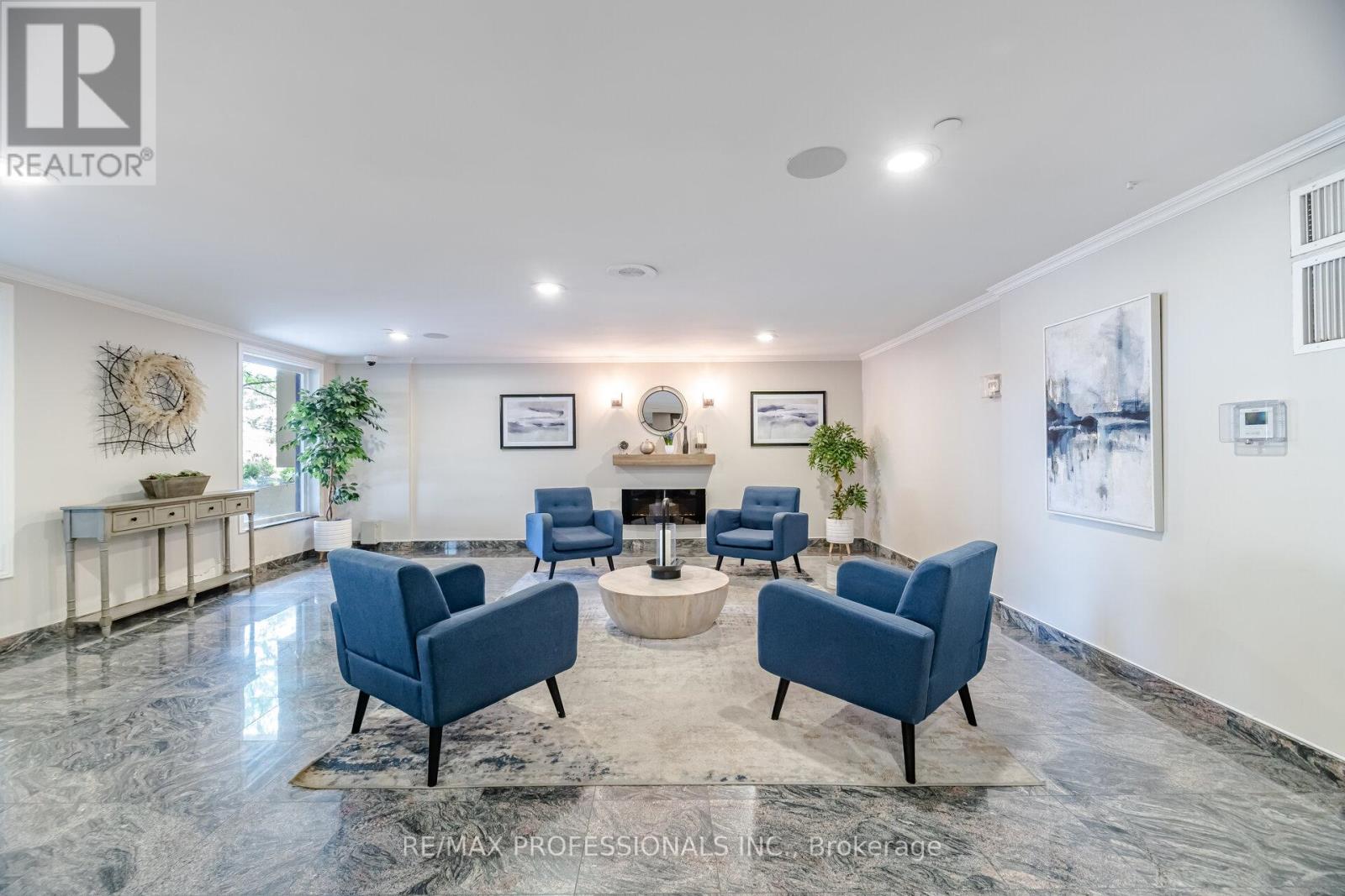 902 - 15 La Rose Avenue, Toronto, Ontario  M9P 1A7 - Photo 3 - W13713344
