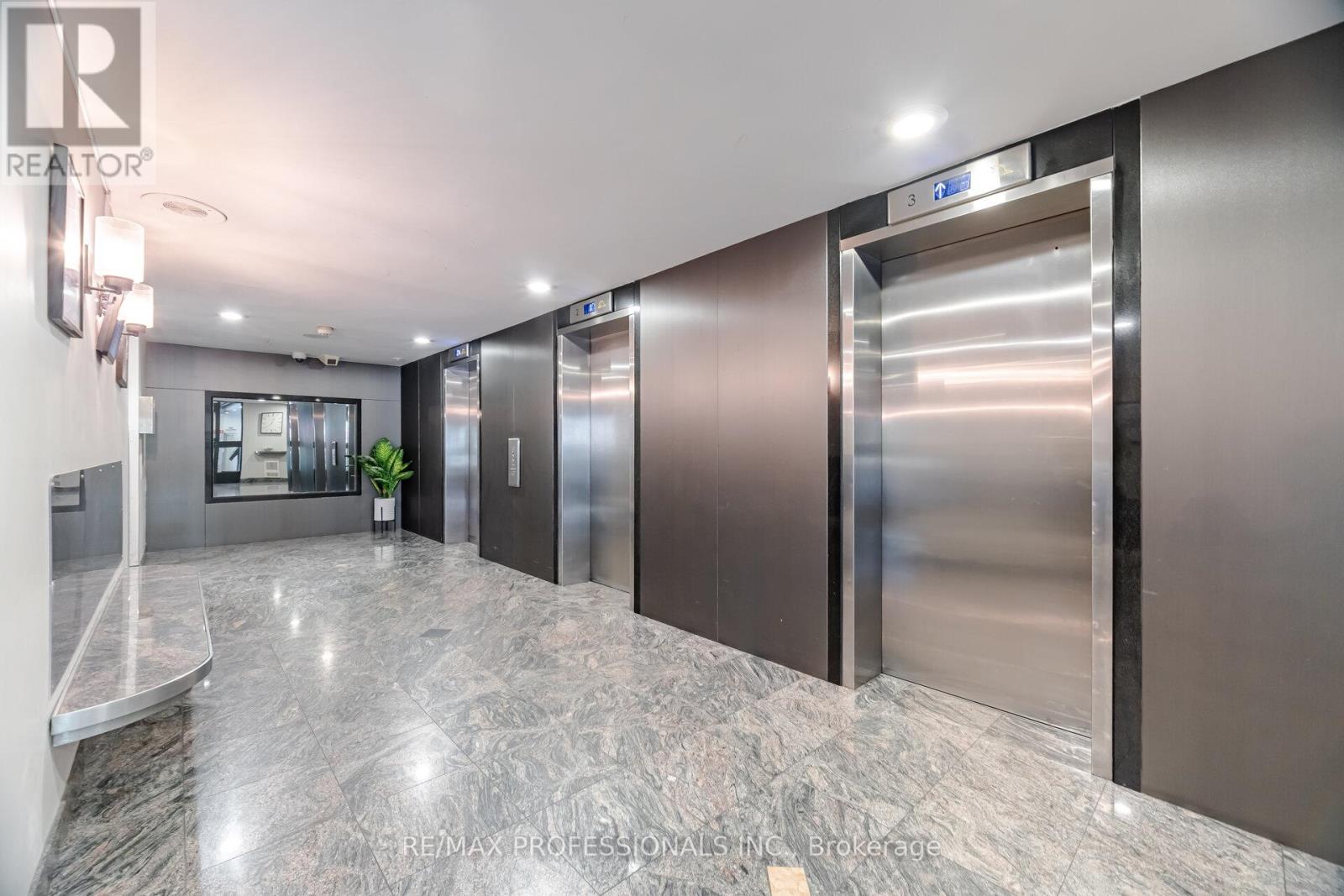 902 - 15 La Rose Avenue, Toronto, Ontario  M9P 1A7 - Photo 4 - W13713344